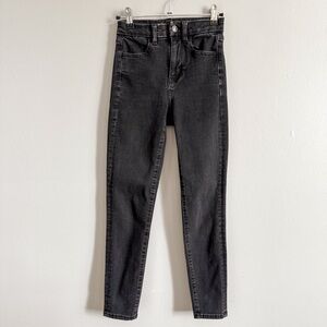 American Eagle Black Curvy Super High Rise Stretch Size 00 Short